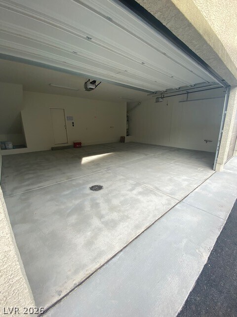 Building Photo - 7312 Halo Falls St