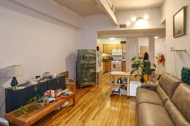 Building Photo - 1034 Clinton St