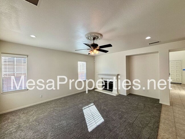 Building Photo - 7401 Roundhill Pl