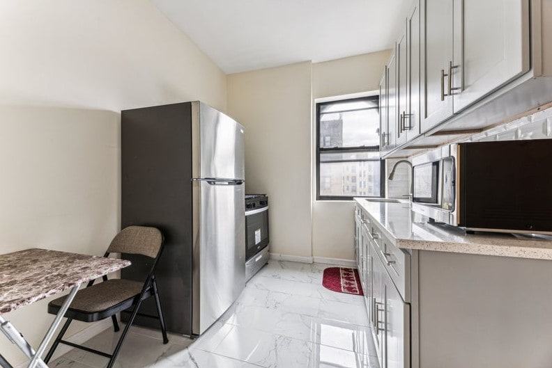 Building Photo - 71-31 169th St