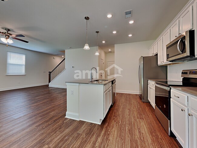 Building Photo - 302 West St