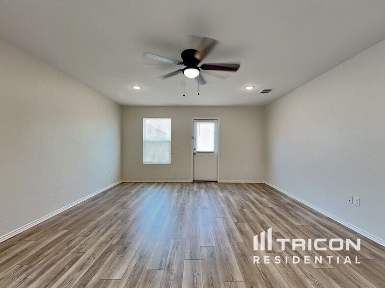 Building Photo - 1125 Waggoner Dr