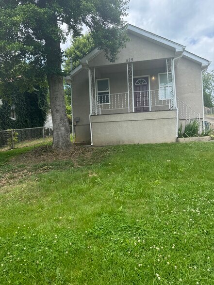 Primary Photo - 525 Peach Orchard Dr