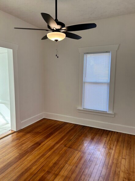 Bed1 - 2443 4th Ave N