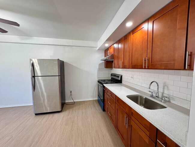 Building Photo - 436 Olmstead Ave