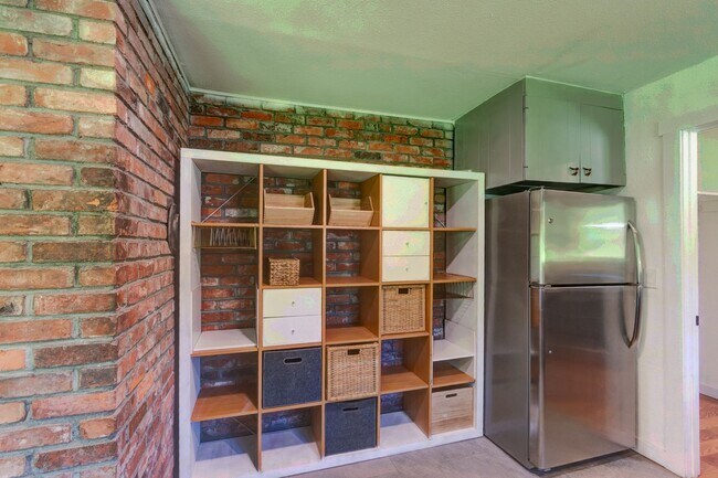 Building Photo - 3 Bed 2 Bath on West Beach