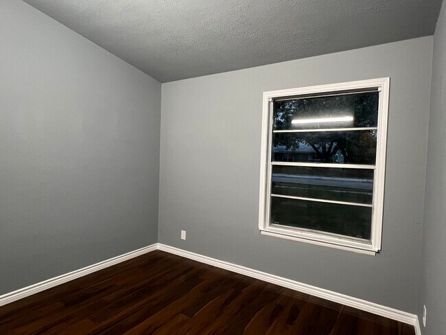 Building Photo - 4851 Castle Bow