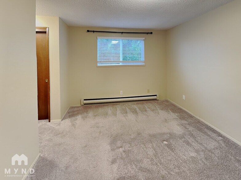 Building Photo - 218 10th St