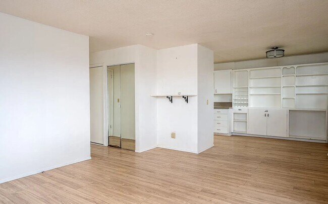 Building Photo - Remodeled 3 Bedroom, 1 Bath Home with Fenced Yard