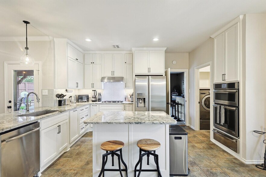 Building Photo - 2080 Kamla Rd