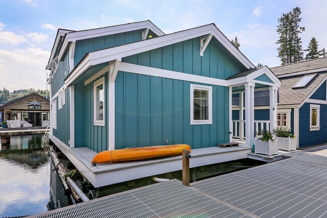 Building Photo - Portage Bay Floating Home