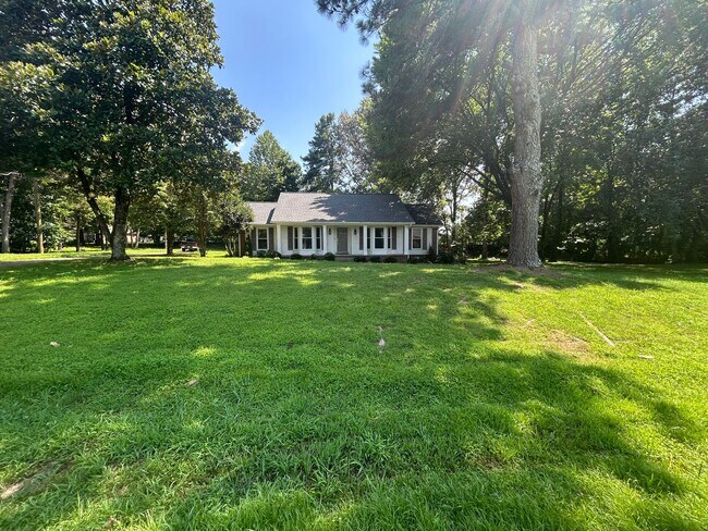 Primary Photo - 40 Plainsfield Pl