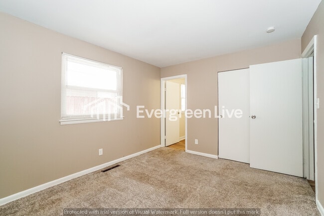 Building Photo - 212 E Alcott Rd