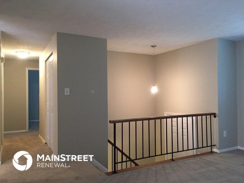 Building Photo - 1419 Mutz Dr