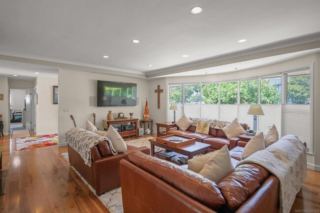 Building Photo - 1040 Alameda Blvd