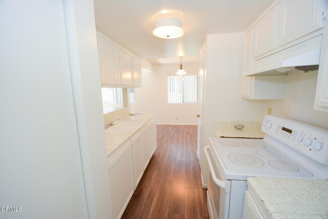 Building Photo - 1202 Portola Rd