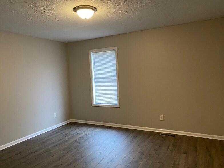 Building Photo - 2000 N Royal St