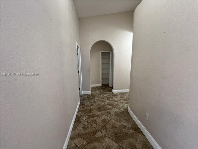Building Photo - 8842 NW 142nd Ln