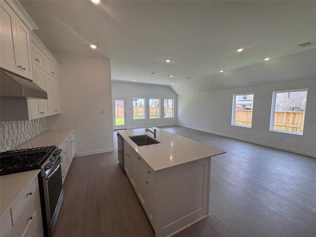Building Photo - 6302 Symphony Wave Dr