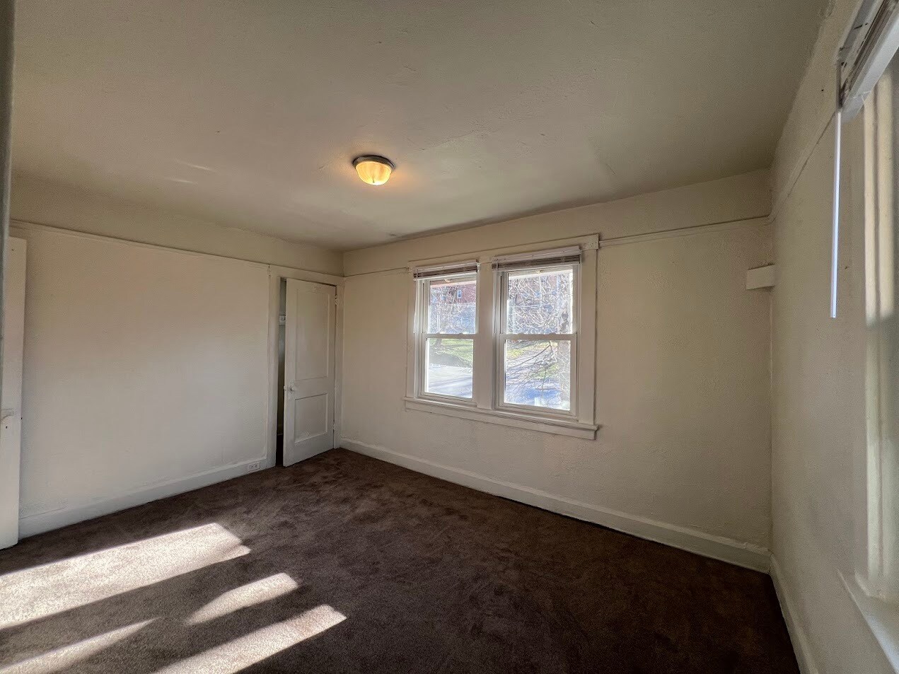 Building Photo - 1205 Sarah St