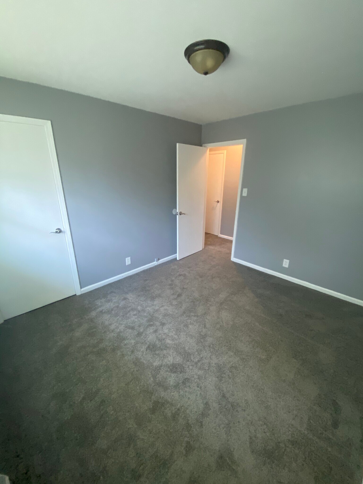 Building Photo - 391 Lancelot Ln