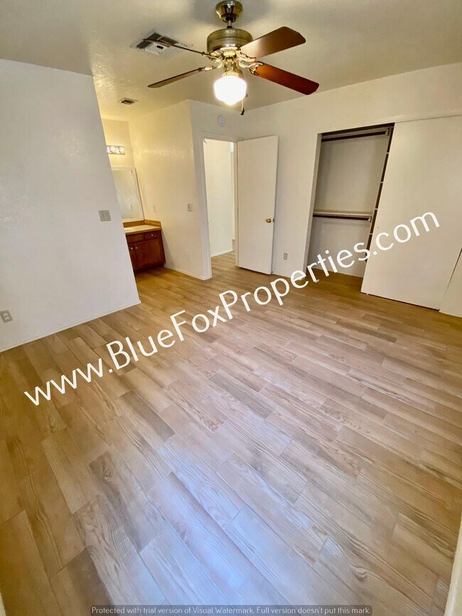 Building Photo - 4692 W Knollside St