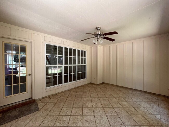 Building Photo - 310 Shoal River Dr