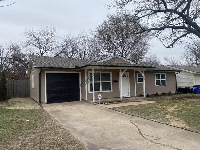 Building Photo - 1018 Harris Dr