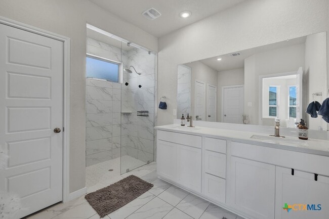 Building Photo - 816 Windflower