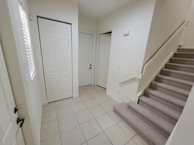 Building Photo - 685 Pacific Grove Dr