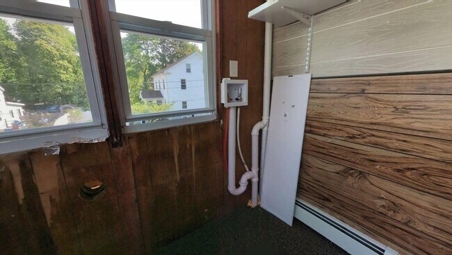 Building Photo - 68 Cutter St