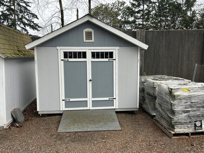 Building Photo - 2B/1 BA House in Lakeland North neighborhood of Auburn, $2,100/mo.