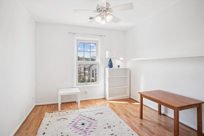 Building Photo - Furnished 2BR/2BA plus den located at Tuck...
