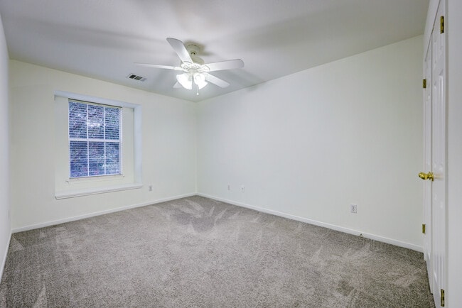 Building Photo - 804 Windsor Hill Dr