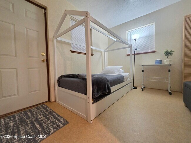 Building Photo - 2900 S Vassar St