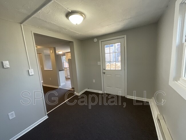 Building Photo - 317 S Main St