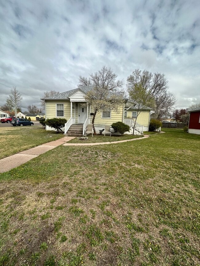 Primary Photo - 2 BEDROOM, 1 BATHROOM APARTMENT