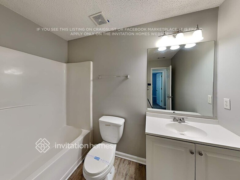 Building Photo - 170 Stillwood Dr