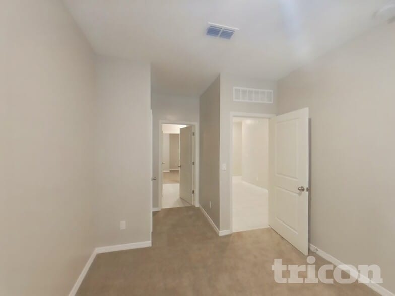 Building Photo - 35381 W Santa Clara Ave