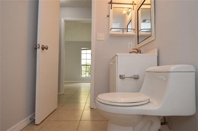Building Photo - 8630 Mallard Reserve Dr