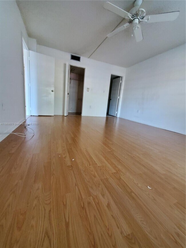 Building Photo - 5550 NW 44th St