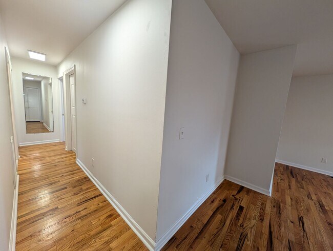 Building Photo - 511 Sewall Ave