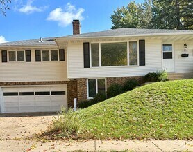 Building Photo - NW, Rochester, House for rent with hardwoo...