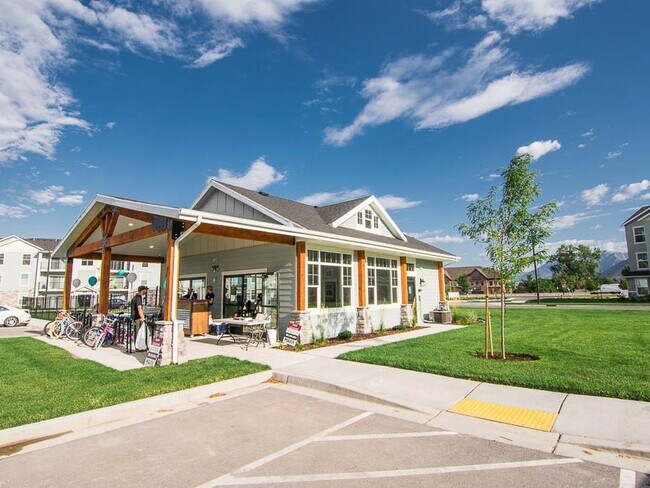 Building Photo - 600 W 400 S