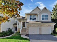 Building Photo - 2990 Waters Edge Cir