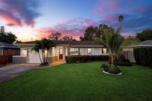 Building Photo - 10861 62nd Ave N