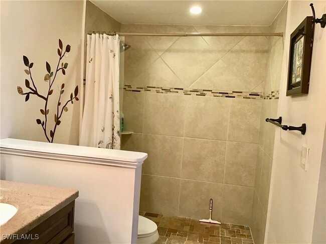 Building Photo - 440 Fox Haven Dr