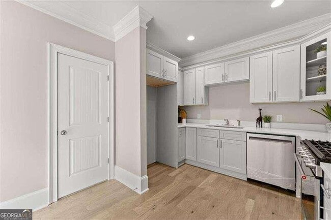 Building Photo - 502 Washington St NW