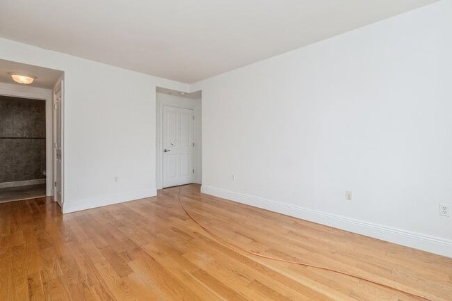 Building Photo - 125 43rd St