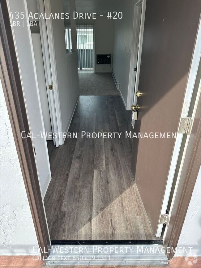 Building Photo - Large 1 bed 1 bath 2nd flr apt